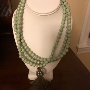 A kola Collar Necklace